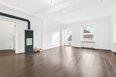 ALTBAUJUWEL: 4-ZIMMER-WOHNUNG MIT BALKON IN SALZBURG-ANDRÄVIERTEL