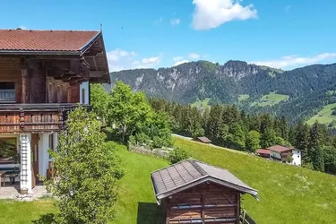 Freizeitwohnsitz: Tiroler Landhaus mit Kaiserblick