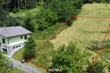 Sonniger Baugrund am Waldrand nähe Feldkirchen