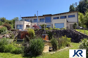 Exklusives Naturdomizil mit Schwimmbiotop, Weinkeller und Panoramablick