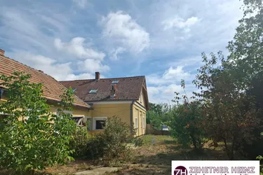 Zauberhaftes, einzugsbereites Anwesen auf 2600 m² unbeschreiblich romantischem Grund – nur wenige Minuten nach Österreich