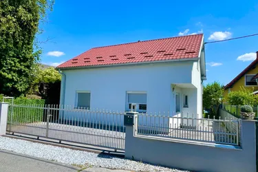 Kernsaniertes Wohnhaus mit Anbau und Pool in Graz