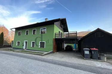 Expose Teilsaniertes Einfamilienhaus mit rund 160m² Wohnfläche in Biberbach zu verkaufen!