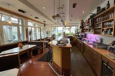 Etabliertes Café / Geschäftslokal in bester Lage, Nähe LKH