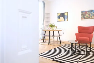 Wunderschön sanierte 2 Zimmeraltbauwohnung in absoluter top Lage!!!