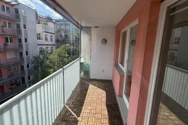 Schöne 3 Zimmerwohnung mit Freifläche in einem Top Zustand!