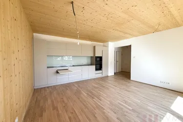 2 - ZIMMER MIT BALKON ZENTRUMSNAHEERSTBEZUG