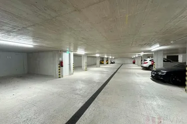 TIEFGARAGENPARKPLÄTZE AM GAILENBACHWEG // LEHEN