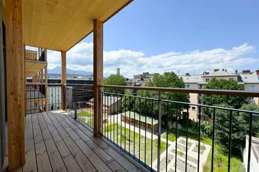 2 - ZIMMER MIT LOGGIAIN ELISABETH-VORSTADTERSTBEZUG!