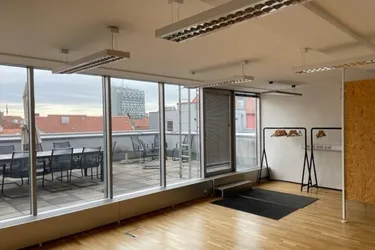 Büro Kai Center, 8020