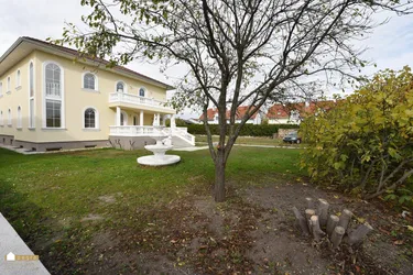 Expose imposante Villa im südlichen Speckgürtel Wiens für wohnen und arbeiten bestens geeignet