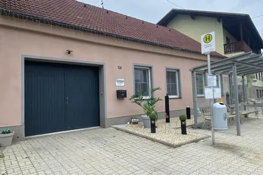Geräumiges Einfamilienhaus - renoviert - barrierefrei! - nur 8km zur A5!