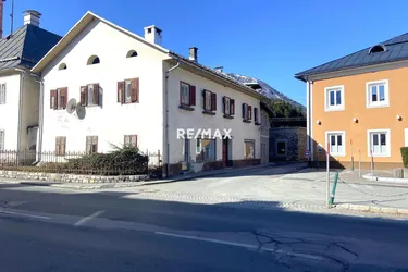 Stadthaus mit Freizeitwohnsitz - Sanierungsbedürftig