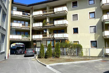 Eigentumswohnung mit Loggia, inkl. Tiefgaragenplatz