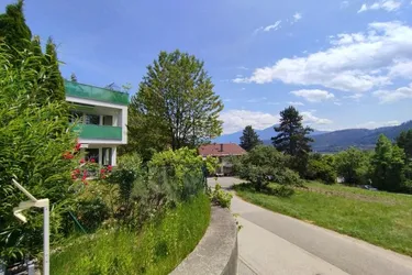 Der Sommer kehrt ein....in diese helle 2-Zimmer-Wohnung in Ruhelage Kranebitten.