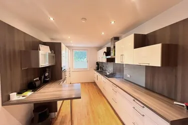 Moderne 3-Zimmer Wohnung mit Terrasse &amp; 2 Stellplätzen