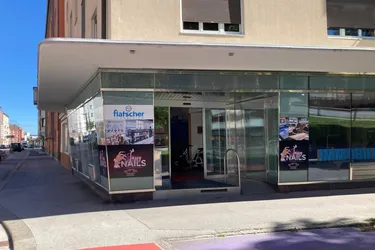 Kleine Geschäftseinheit im Stadtteil Pradl.