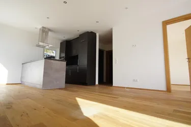 Moderne 2-Zimmer Wohnung mit Balkon und Tiefgarage