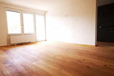Moderne 2.5-Zimmer Wohnung mit Balkon in Schwaz