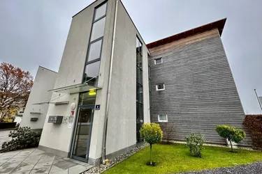Expose Lichtdurflutete 2-Zimmer-Wohnung mit Balkon inkl. Tiefgaragenplatz in Gleisdorf 