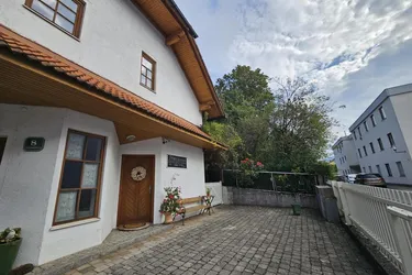Sonnige Büroflächen oder Praxis in ruhiger, zentraler Lage