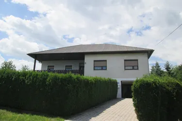 Schöne Lage am Ortsrand, gepflegtes Einfamilienhaus mit Aussicht!