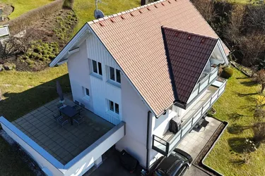 LICHTDURCHFLUTETES WOHNEN AM LINZENBERG
