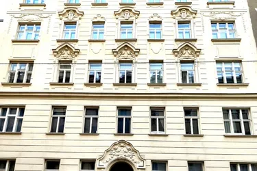 Breitenfelder Gasse! Generalsanierter 4-Zimmer Erstbezug im Stilaltbau im 1. Liftstock!
