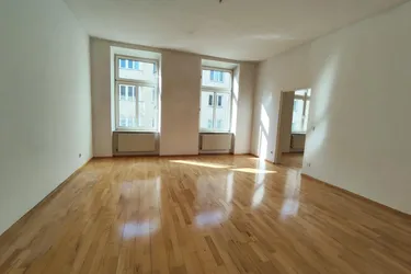 Westbahnstraße/Neubaugasse! Sonnige 3-Zimmer Altbauwohnung im 3. Stock!