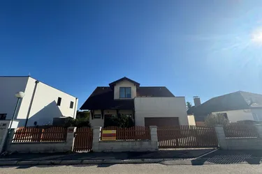 NEUER KAUFPREIS! FAMILIENTRAUM MIT 225 m² NUTZFLÄCHE UND HOMELIFT!