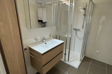 ERSTBEZUG NACH SANIERUNG! Helle 2-Zimmer-Wohnung im 2. Stock ohne Lift
