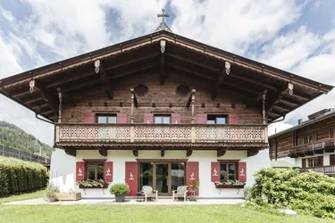 Reizendes Chalet Hahnenkamm - Ski-in/Ski-out