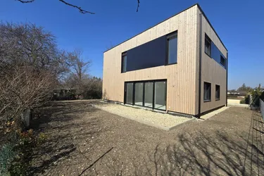 Modern ausgestattet Einfamilienhaus + Schlüsselfertig + Neubau + NÄHE WIEN + Raumhöhe 3,00m + 4 Zimmer + Wohnessküche ca. 60m² + WFL 155m² + Carport ca. 44m²