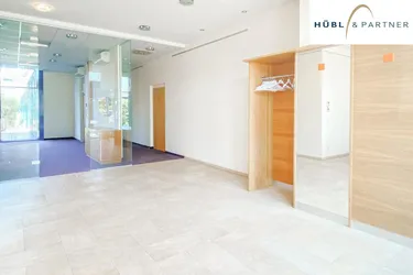 Repräsentative Gewerbefläche 295m² mit großer Terrasse in Frequenzlage – Attemsgasse 7 | 1220 Wien
