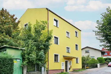 Expose Wohnungspaket: 3 Wohnungen und Kellergeschoß in Kleinwohnhaus im Zentrum