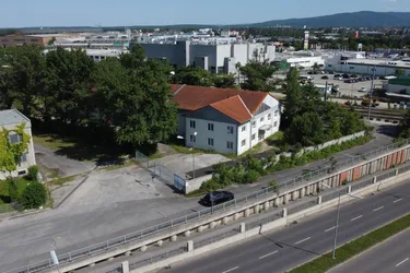 Neuwertige Büro-/ Gewerbeflächen direkt an der B17