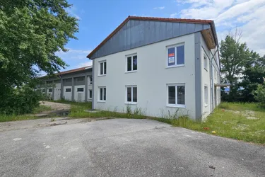Neuwertige Büro-/ Gewerbeflächen direkt an der B17