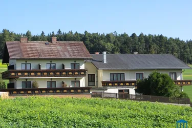 Ehemaliger Gasthof mit Fremdenzimmer und Wohnung in Feistritz am Wechsel