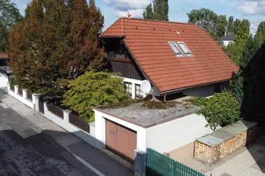 Charmantes Einfamilienhaus in hochwertiger Lage - Anlageimmobilie mit Wohnberechtigtem