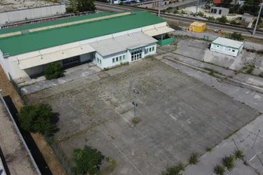 Großzügiges Areal mit Kaltlagerhalle, Büro- sowie Frei-/ Außenlagerflächen (Teilanmietung möglich)!