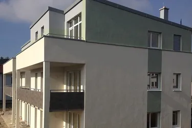 Expose Kemmelbach. Geförderte 3 Zimmer Wohnung | großer Balkon | Miete mit Kaufoption.