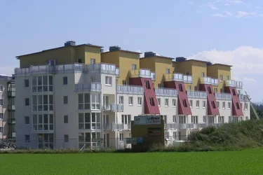 Amstetten. Top 3 geförderte 3 Zimmer Wohnung | 154 m² Garten - 2 Terrassen| Miete mit Kaufrecht.