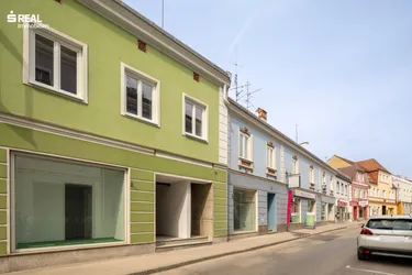 Expose Top City-Lage, Rohdachboden im Eigentum mit 67 m² Dachterrasse