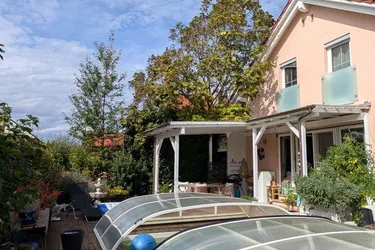 Einfamilienhaus mit Pool steht für SIE bereit