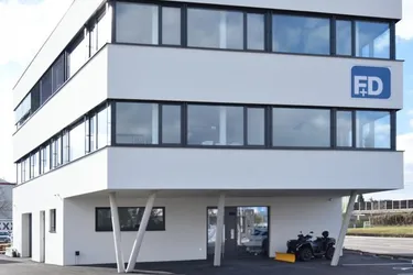Praxis / Büro mit perfekter Infrastruktur
