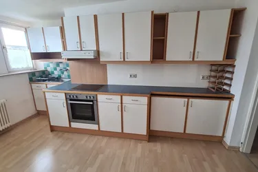 Expose 2-Zimmer Dachgeschoss-Wohnung