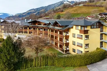 4* Sterne Plus Hotel in den Kitzbüheler Alpen zu verkaufen