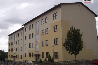 Kleine Wohnung mit Loggia und Befristungsabschlag