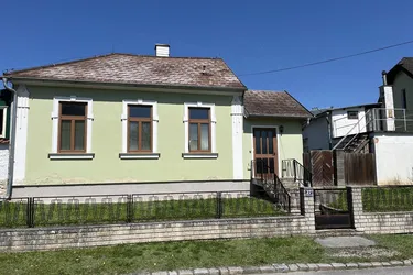 TOP-Preis! Öffentlich gut erreichbares Haus in Schleinbach