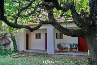 Charmantes, idyllisches Landhaus mit eigenem Ferienappartement und Raum für Ideen!